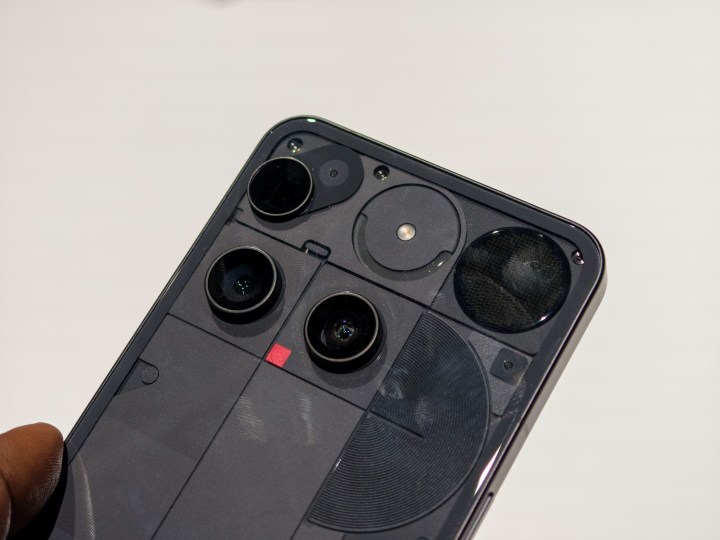 Le rien téléphone 3 caméras en noir