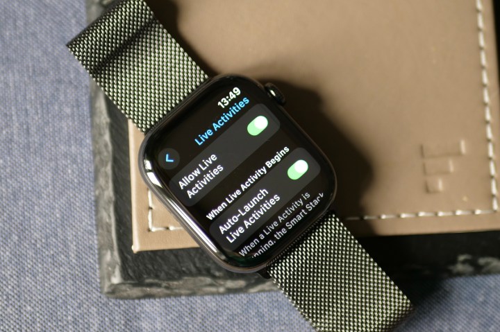 Paramètres d'activités en direct sur l'Apple Watch Series 10.