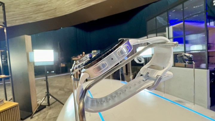 Le côté de la montre 8