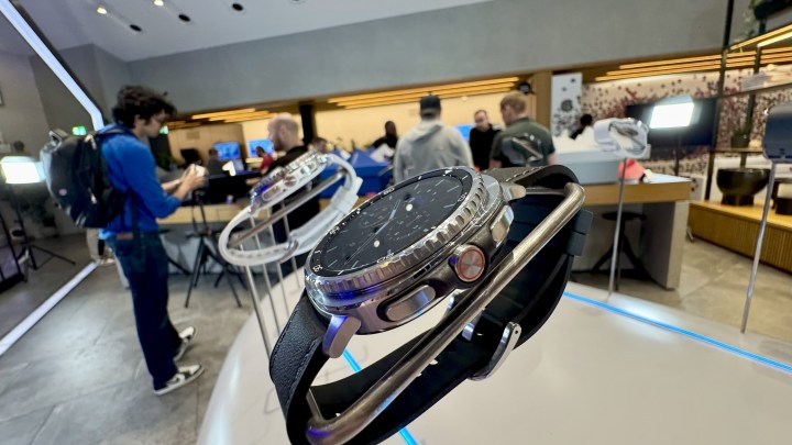 La montre 8 et la montre 8 côte à côte