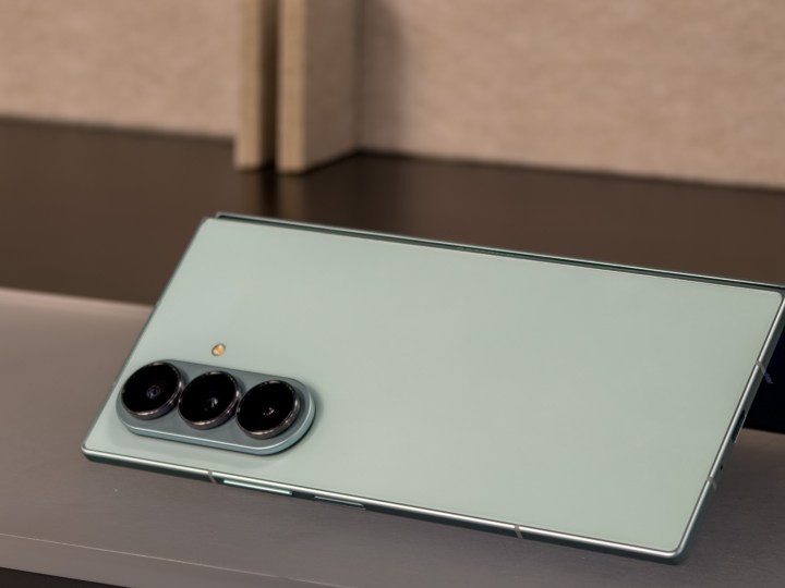 Galaxy Z pli 7 à la menthe