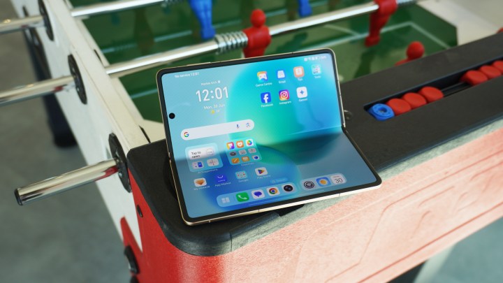 La partie d'écran magique V5 s'est déroulée, reposant sur une table de baby-foot