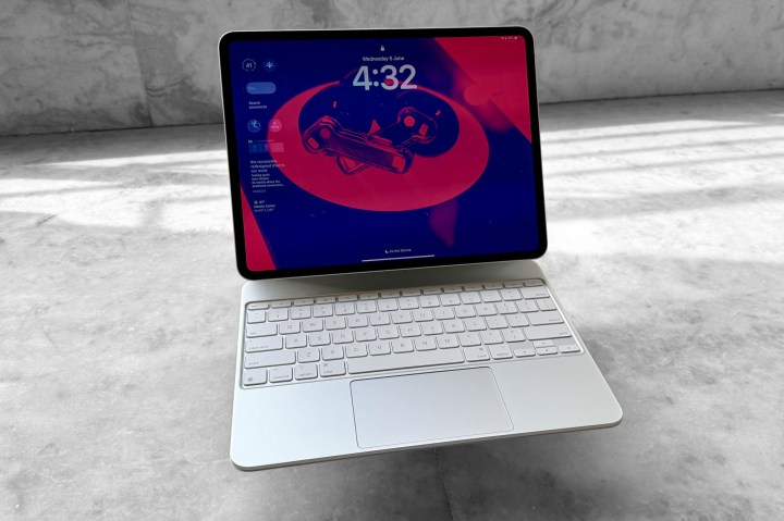 IPad Pro M4 et le clavier magique.
