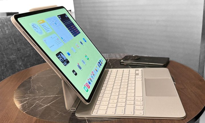 Clavier magique et iPad Pro.