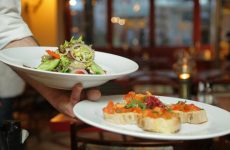 Yelp utilisant l'IA pour transformer vos moments gastronomiques en vidéos de restaurants rapides