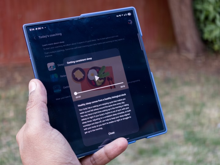 Samsung Sleep Coaching affiché sur l'affichage principal du Galaxy Z Fold 7