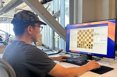 Aveuglé par des bots d'échecs de l'IA brutaux? Celui-ci pense comme un humain