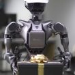 Regardez Nvidia Boss offrir aux robots humanoïdes un nouveau «cerveau» plus puissant