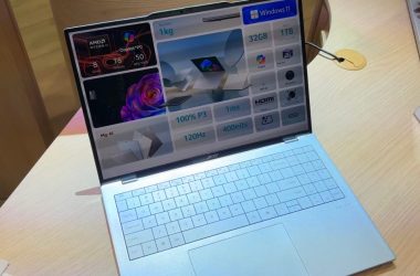 J'ai ramassé le nouvel ordinateur portable d'Acer et je ne pouvais pas croire qu'il y avait quelque chose à l'intérieur