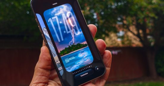 L'horloge d'écran de verrouillage de l'iPhone a l'air étrange? Voici comment le changer