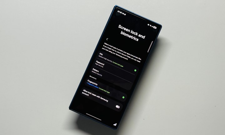 Sécurisez la sécurité des dossiers dans Samsung One UI 8 sur Galaxy Z Fold 7.
