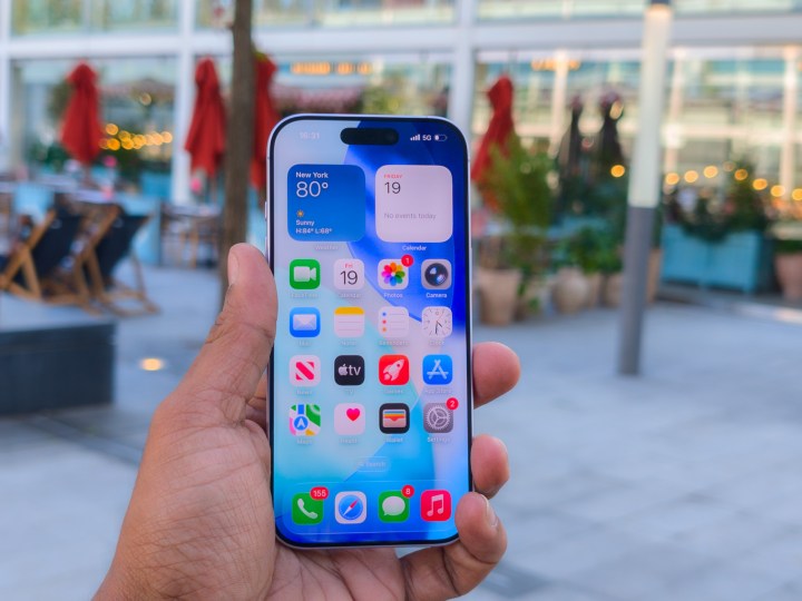 Écran sur l'Apple iPhone 17 à Lavender Purple