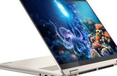 Cet ordinateur portable Lenovo 2 en 1 est un copilote + PC avec un écran OLED - 450 $ de réduction!