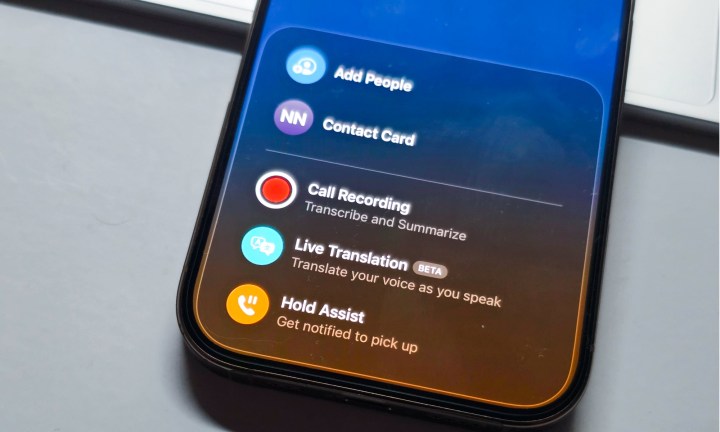 Appelez les fonctionnalités sur iPhone exécutant iOS 26.