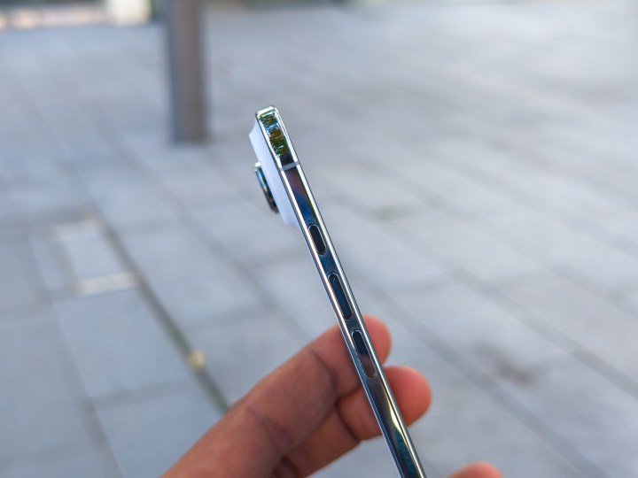 Profil latérale bleu clair pneumatique Apple iPhone