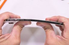 Test d'iPhone Air Bend: le téléphone le plus mince d'Apple reste-t-il intact?