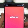 Le nouvel ailier de Tinder est l'IA alors que la vérification faciale se déploie aux États-Unis