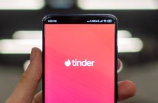 Le nouvel ailier de Tinder est l'IA alors que la vérification faciale se déploie aux États-Unis