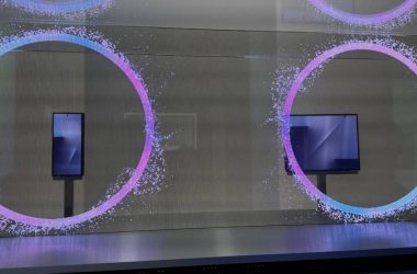 L'ambitieux téléphone à trois volets de Samsung fait sa première apparition officielle avant son lancement