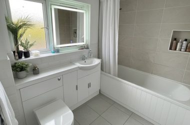 Je pensais que Nano Banana était mon partenaire de rénovation idéal, mais j'ai ensuite regardé de plus près.