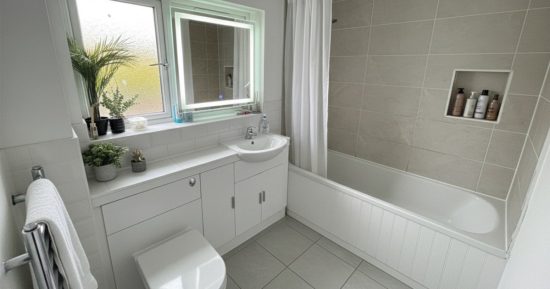 Je pensais que Nano Banana était mon partenaire de rénovation idéal, mais j'ai ensuite regardé de plus près.