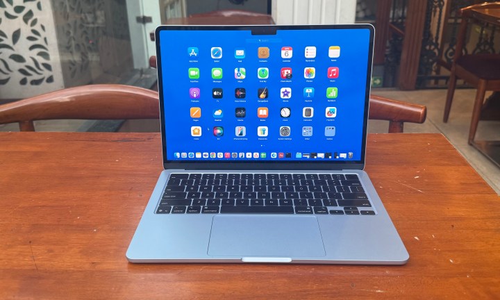 Applications domestiques sur MacBook Air M4.