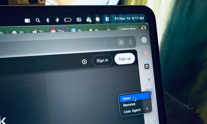 Exécution de l'application SideTab sur un MacBook Air.