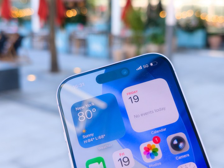 Écran de l'Apple iPhone 17 en violet lavande