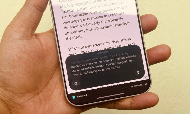 Recherche de fond avec le navigateur Perplexity Comet sur un téléphone Android.