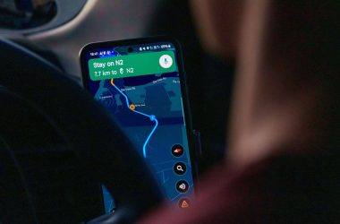 Google Maps se met au régime alors que le Pixel 10 obtient un mode de navigation simple