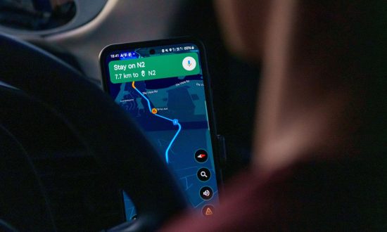 Google Maps se met au régime alors que le Pixel 10 obtient un mode de navigation simple