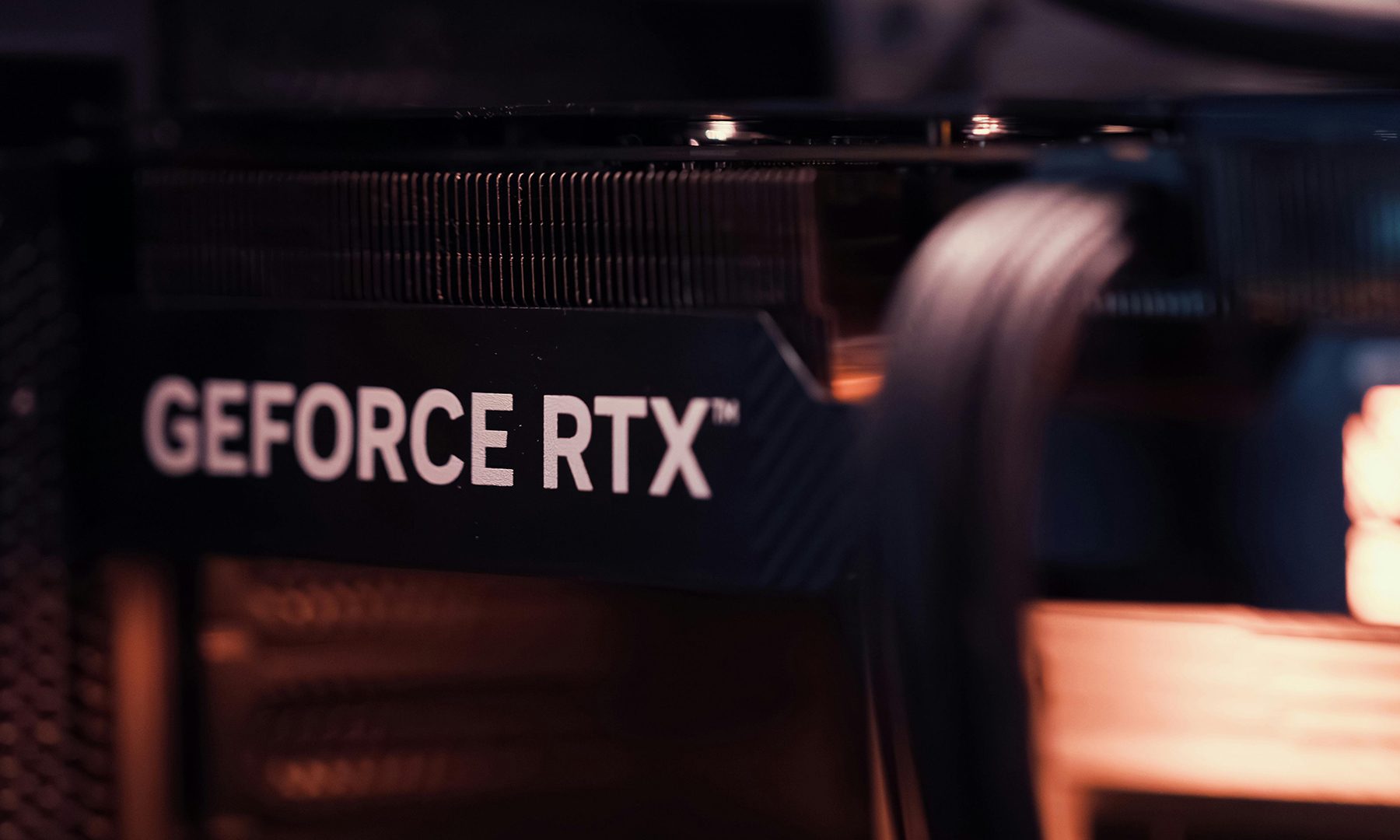 Gros plan sur la marque NVIDIA GeForce RTX