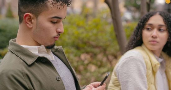 Après la romance numérique, les compagnons de l'IA déclenchent désormais des divorces réels