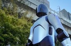 Ce robot humanoïde a battu un record de marche, mais on aimerait en savoir plus