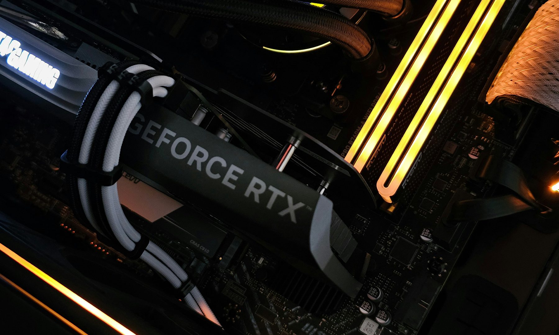 GPU NVIDIA GeForce RTX installé sur un PC