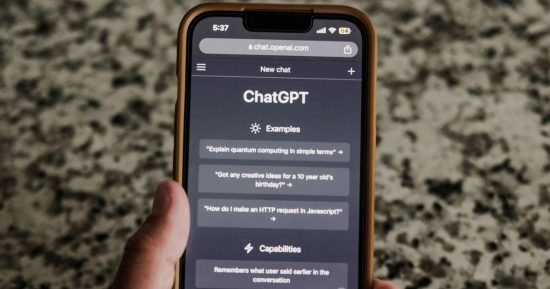 Vos conversations ChatGPT risquent de ne pas rester longtemps sans publicité