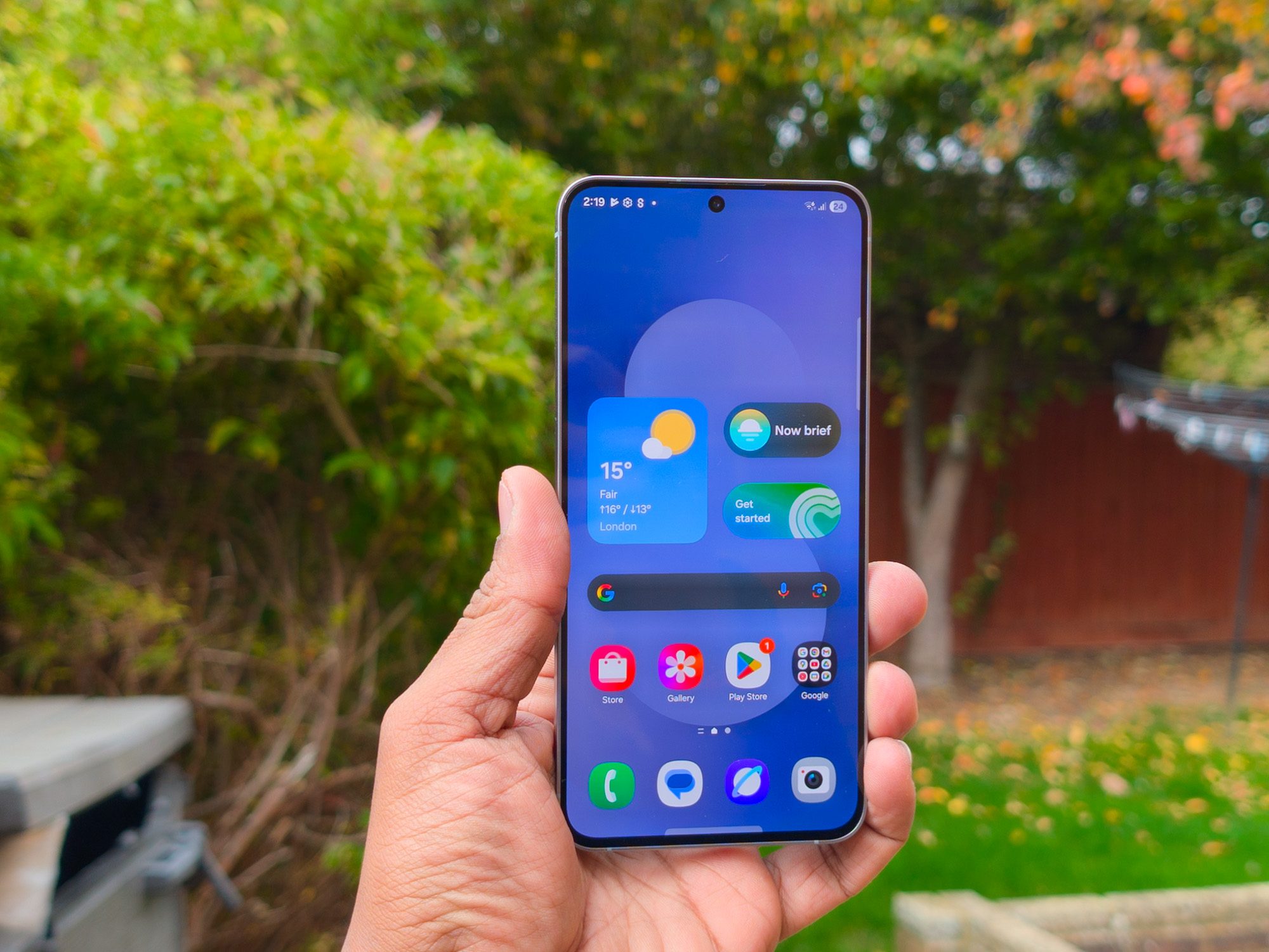 Samsung Galaxy S25 FE en bleu