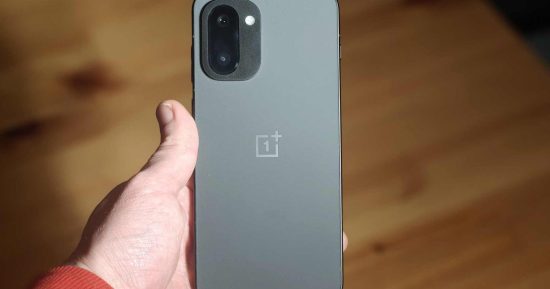 Après une journée avec le OnePlus 15R, deux de ses fonctionnalités les moins flashy m'ont conquis