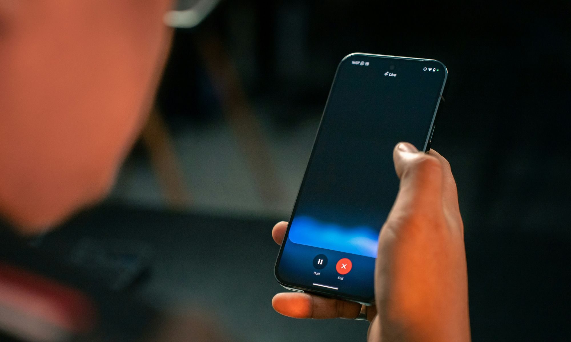 Gémeaux sur un téléphone.