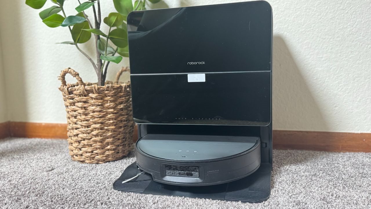 Le Roborock Saros 10 amarré