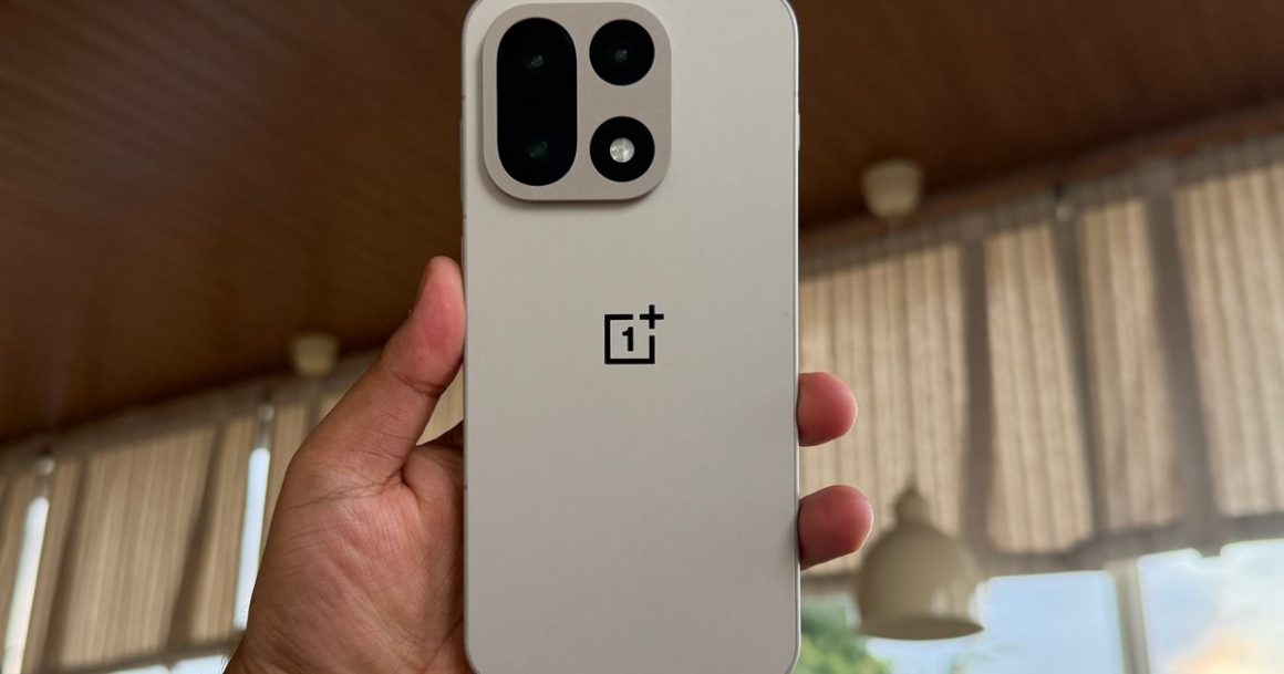 Le successeur du OnePlus 15 pourrait bénéficier d'une mise à niveau matérielle très attendue de l'appareil photo qu'il mérite