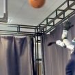 Cet extraordinaire robot humanoïde joue au basket comme un pro, vraiment