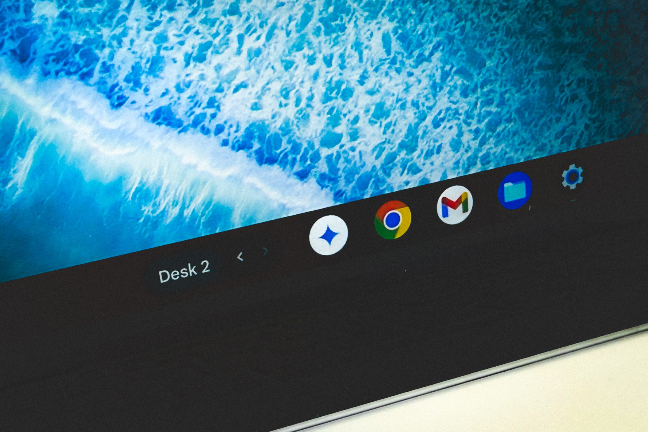 Gémeaux sur le dock d'un Chromebook.