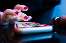 Votre prochain iPhone pourrait perdre la découpe dans la fuite tout écran de l'iPhone 2027 d'Apple