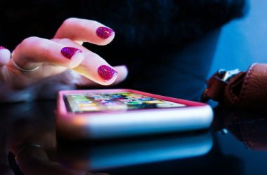 Votre prochain iPhone pourrait perdre la découpe dans la fuite tout écran de l'iPhone 2027 d'Apple