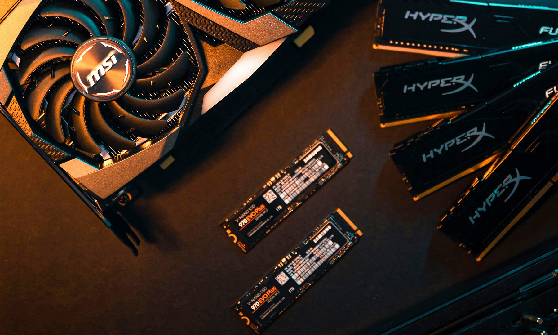 GPU RAM SSD sur table