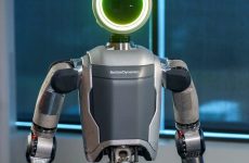 Le robot humanoïde Atlas a tenté un backflip. Voici ce qui s'est passé