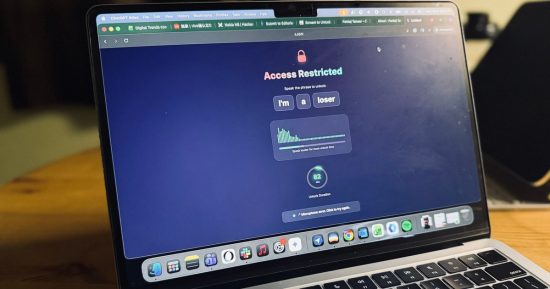 Cette extension Chrome bloque les réseaux sociaux jusqu'à ce que vous criiez (littéralement) d'agonie