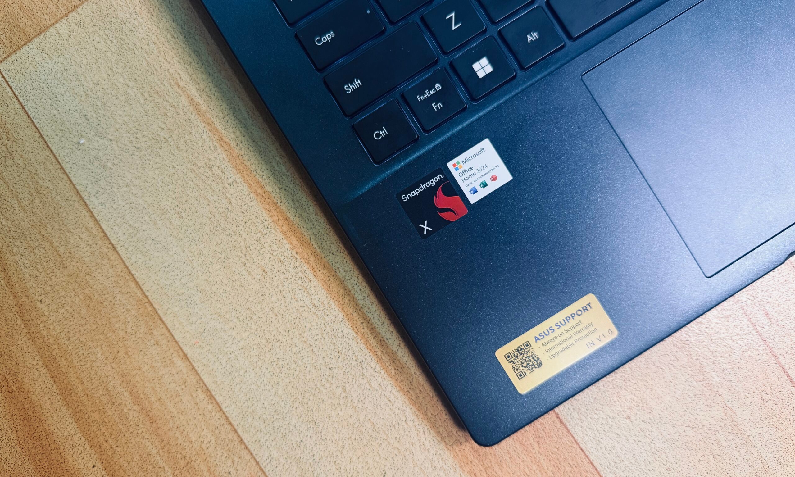 Vue d'angle de l'Asus Vivobook 14.