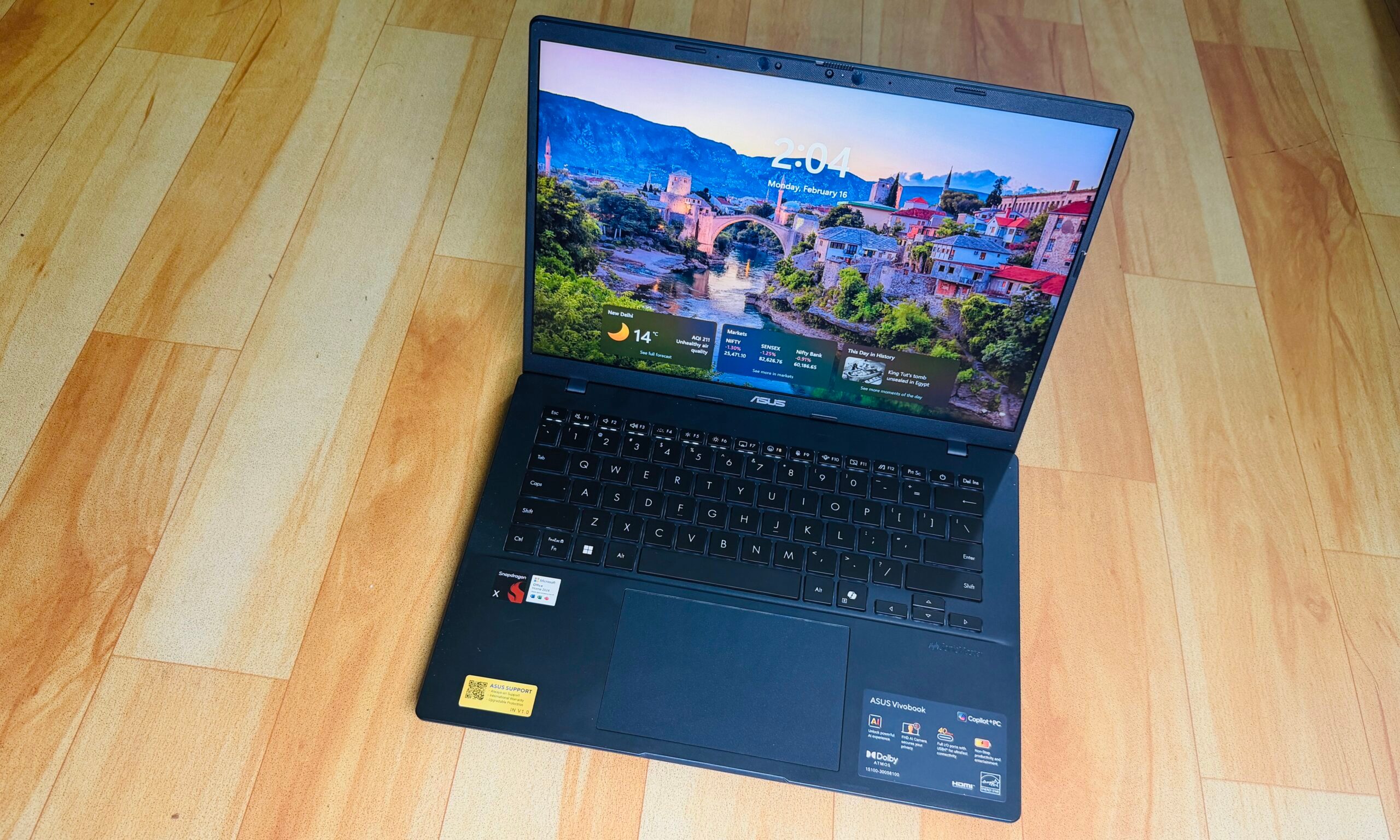 Vue avant de l'Asus Vivobook 14.